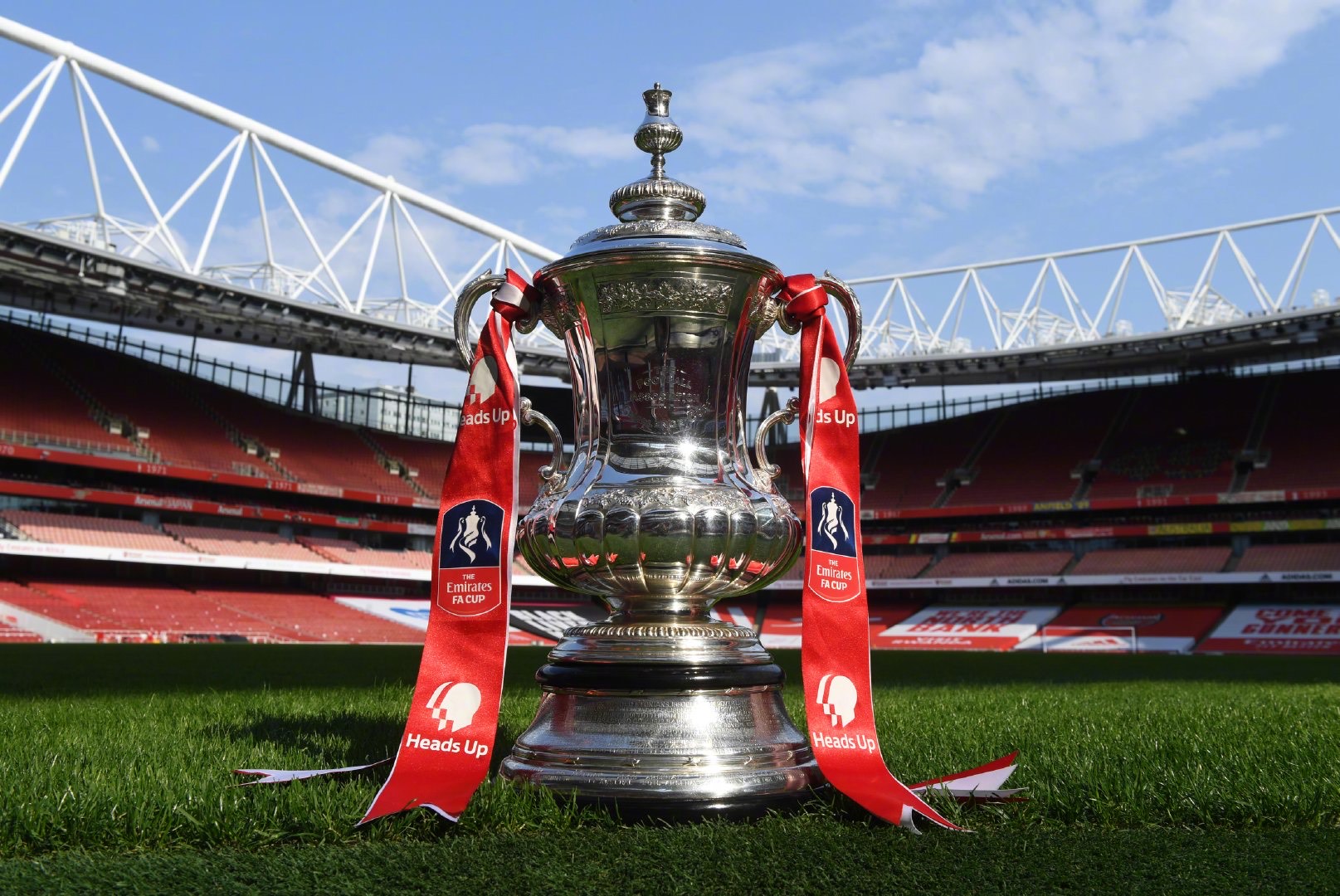 关于社区盾倒计时，布莱顿国际比赛日绝杀压哨，细节引发关注，球迷炸锅，身体对抗强度拉满的信息